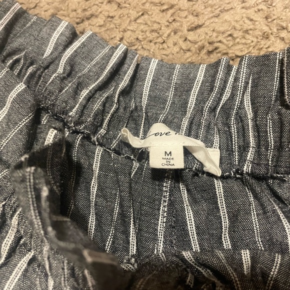 Parachute / Flowy Shorts with Wrapped Tie - Picture 5 of 7